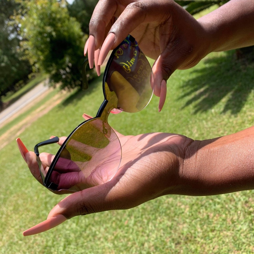 Sunglasses - Picture 5 of 7